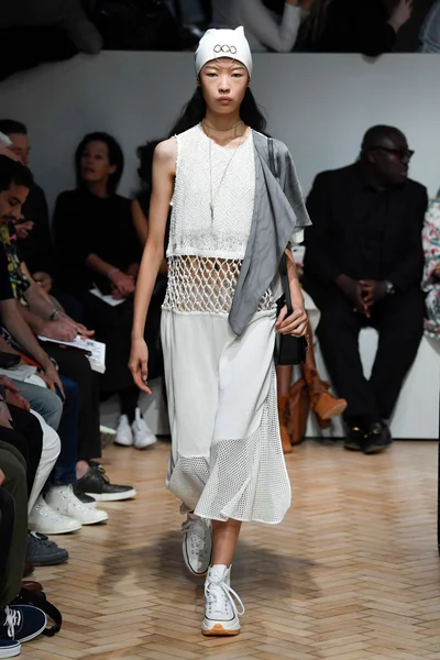 Look 27